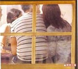 组图：萧亚轩撒娇依偎与柯震东调情