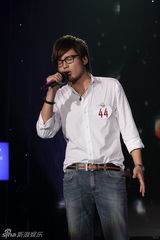 幻灯组图：快男300强突围赛首场 9位选手晋级60强