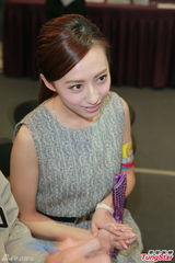 组图：单身龚嘉欣寄情工作 自曝拒赴圣诞约会