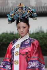 组图：《后宫甄嬛传》曝定妆照 孙俪蔡少芬斗艳