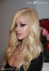 组图：法国足球宝贝“雏妓”扎希亚-德哈尔