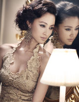 组图：张歆艺最新优雅写真尽显魅惑 