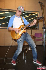 组图：陶喆为高雄跨年演唱会彩排