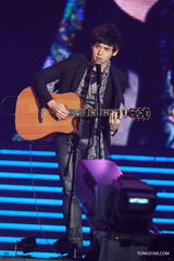 组图：亚洲流行音乐节开幕 古巨基东方神起献唱