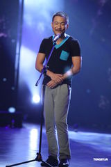 组图：吴建豪《舞林大会》热舞 张一山扎马尾助阵