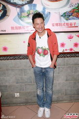 组图：张学友自认严父 与爱女相处如朋友