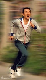 组图：周璞帅气写真平凡而真挚