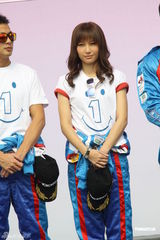 组图：壹基金杯慈善明星赛开赛 李连杰孙楠亮相