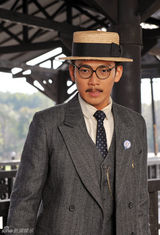 组图：《十月围城》钟汉良颠覆形象