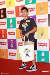 组图：林海峰跨行做设计师 笑称要离开演艺圈