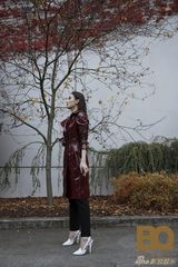 组图：小宋佳浪漫街拍 西雅图街头唯美绽放