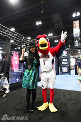 组图：黄奕讲述NBA梦游记花絮故事 揭秘全明星周末