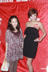 组图：赵硕之澄清与阔少绯闻 财政交妈妈处理