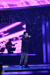 组图：中歌榜现场众星劲歌热舞热力四射