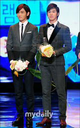 组图：韩MBC台广播演艺奖颁奖 《我是歌手》大赢