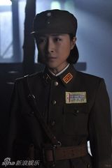 组图：《以母亲的名义》首播 王雅捷书写母爱传奇