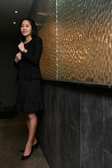 高清组图：崔智友高贤贞杂志照 长发披肩知性气质