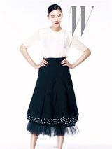 组图：尹恩惠朴寒星拍时尚写真宣传新片《黑礼服》