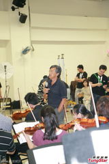 组图：林子祥为音乐会彩排 歌迷有耳福