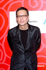 幻灯图：贡米签约黎明旗下 舒淇红装现身与旧爱同台