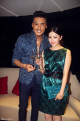 组图：阚清子旗袍装亮相 红唇诱惑情迷夜上海