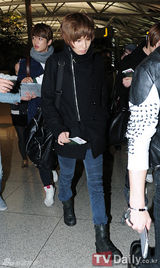 组图：韩团少女时代、FTISland、SHINee、BEAST等赴泰国参加公演