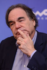 组图：对话导演奥利弗-斯通“我很喜欢周星驰”