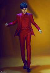 组图：张睿红西装写真曝光 温暖贺岁展型男魅力