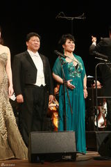 高清图：陕北民歌唱响欧洲 郝歌RNB曲风演绎