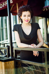 组图：陈炜时尚写真出炉 分享戏外美丽心情