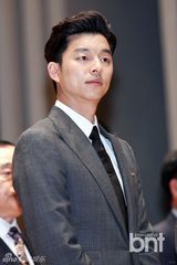 组图：河智苑孔侑出席纳税活动 获总统表彰