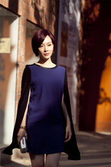 组图：陈数《男闺蜜》红短发剧照时尚似街拍