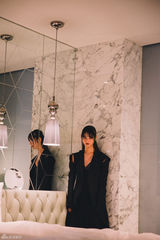 组图：佐佐木希褪去清纯可爱挑战冷艳吸血鬼