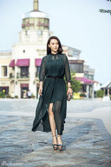 组图：陈数秋日潮装街拍 御姐范儿十足