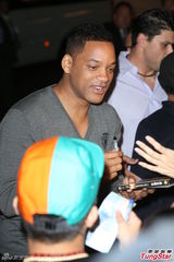 组图：威尔-史密斯携子赴台 亲民不输阿汤哥