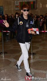 组图：韩团4minute与BTOB等赴日将开唱