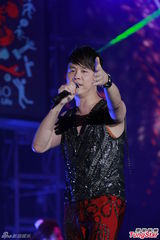 组图：陶喆个唱致敬梅艳芳 两人曾因音乐结缘