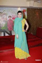 组图：蒙嘉慧新片扮印度西施 与郑嘉颖模拟婚礼