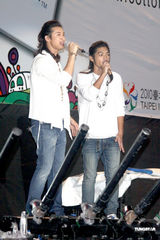 组图：林志玲献唱台北花博会 SHE与周杰伦接力开唱