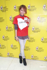 组图：郑融力挺旧爱刘浩龙 称希望大家体谅