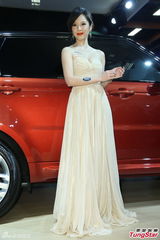 组图：天心裸肩爆乳皮肤白皙 娇艳红唇性感抢镜