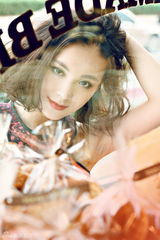 组图：毛林林街拍写真 彰显都市摩登范儿