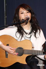 幻灯：蔡健雅生日与歌迷同乐 生日愿望开巡回个唱