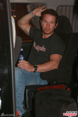 组图：变4导演与男主抵港 称赞李冰冰表现