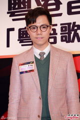 组图：张敬轩“转工”重发展空间 否认英皇付钱赎身