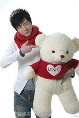 组图：李智楠新春写真曝光 活力四射可爱帅气