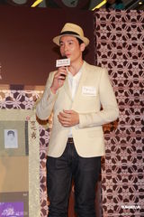 组图：徐子淇疑似走光引媒体狂拍