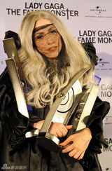 幻灯：Lady Gaga柏林音乐奖揽3奖 戴面纱似老巫婆