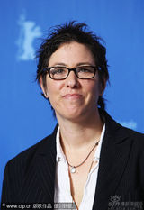 幻灯图集：朱丽安-摩尔携《孩子们没事》亮相柏林