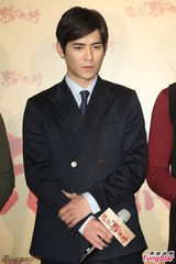 组图：《杨家将》赴台宣传 郑伊健低调谈婚事